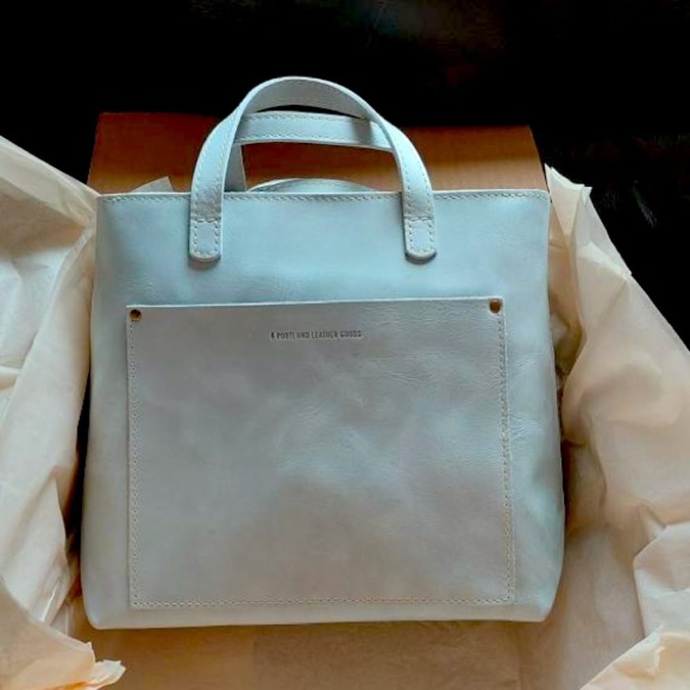 Portland Leather Company - medium cross body - Beluga.